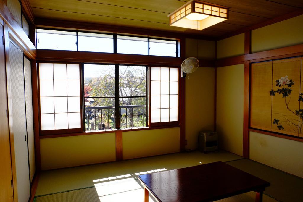Lake Oshino Room photo