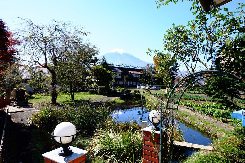 Lake Oshino Exterior photo